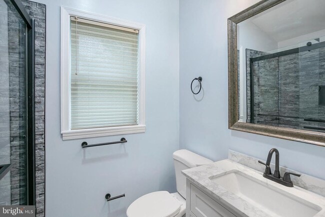 Building Photo - 6833 Inverness Dr