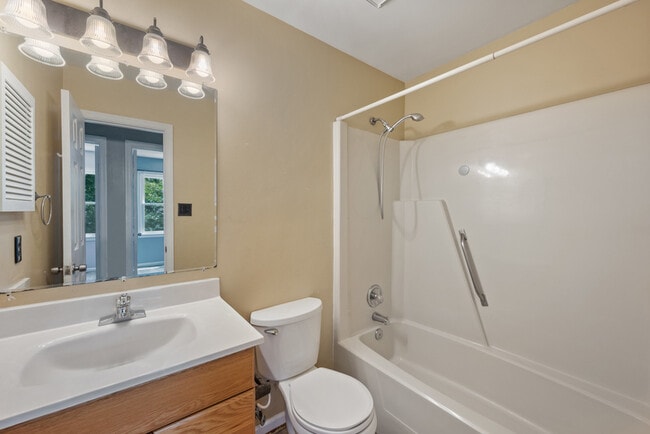 Building Photo - 2105 Grey Fox Ln