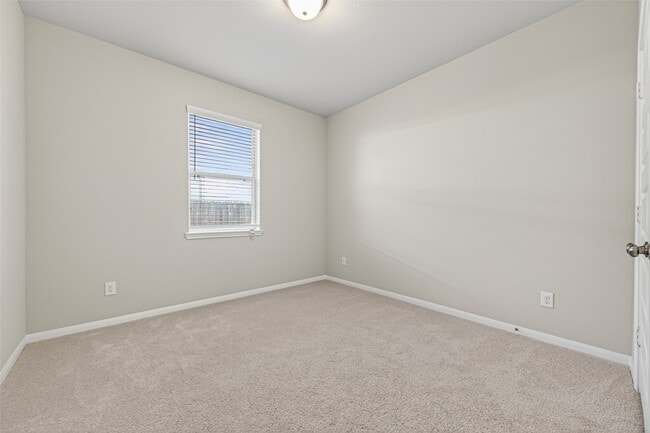 Building Photo - 32226 Cedar Crst Dr