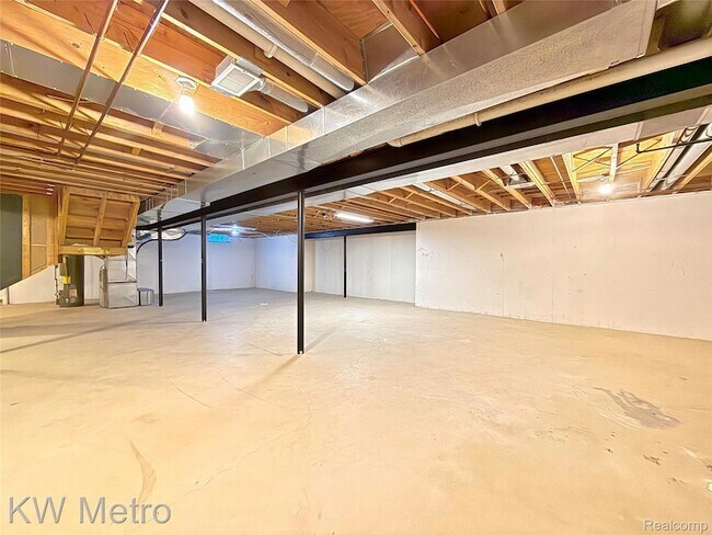 Building Photo - 1176 Cadmus Dr