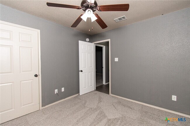 Building Photo - 3200 Alamocitos Creek Dr