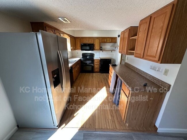 Building Photo - 766 Spring Cir