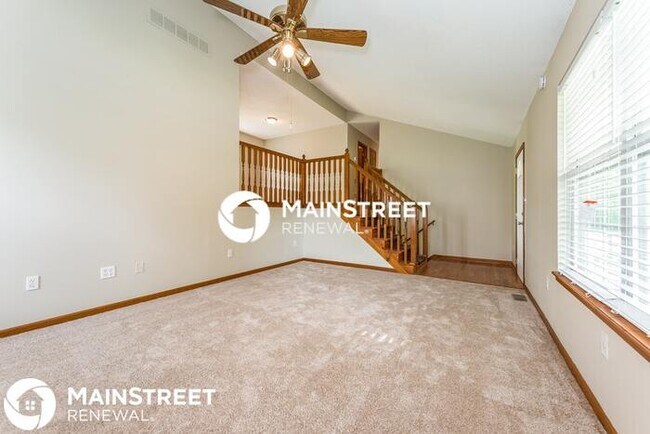Building Photo - 4 Bedroom Pet-Friendly Home in Pleasant Hi...