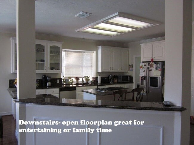 Building Photo - 1809 Crape Myrtle Cir