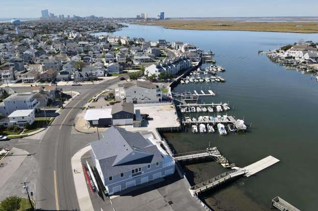 Building Photo - 100 Sheridan Square
