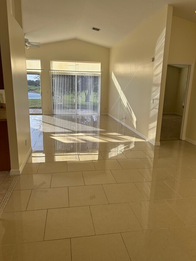 Building Photo - 375 Lexington Ave SW