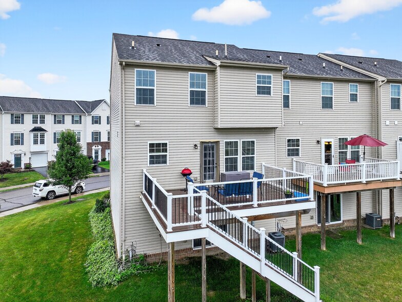 Building Photo - 380 Sunrise Dr