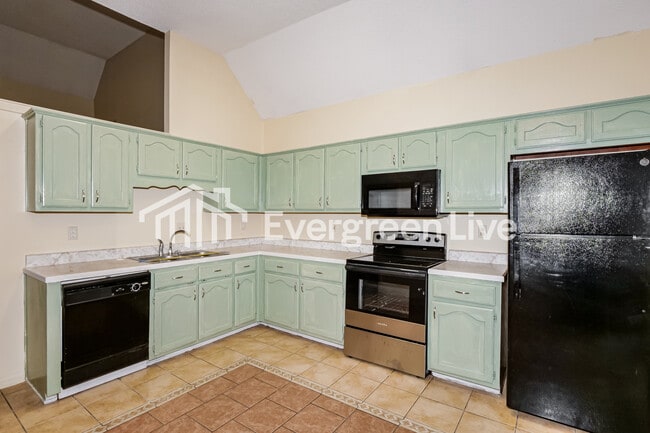 Building Photo - 7330 Appling Meadow Cove