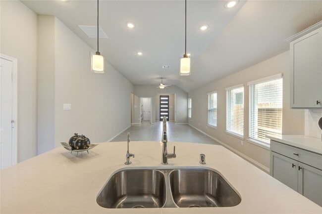 Building Photo - 203 Bright Vly Wy
