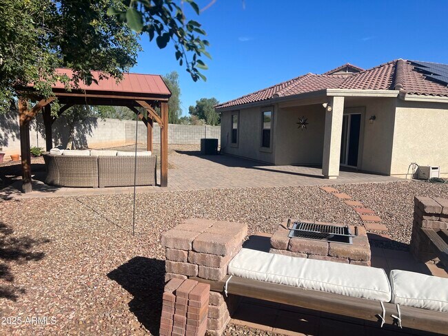 Building Photo - 15481 W Cameron Cir