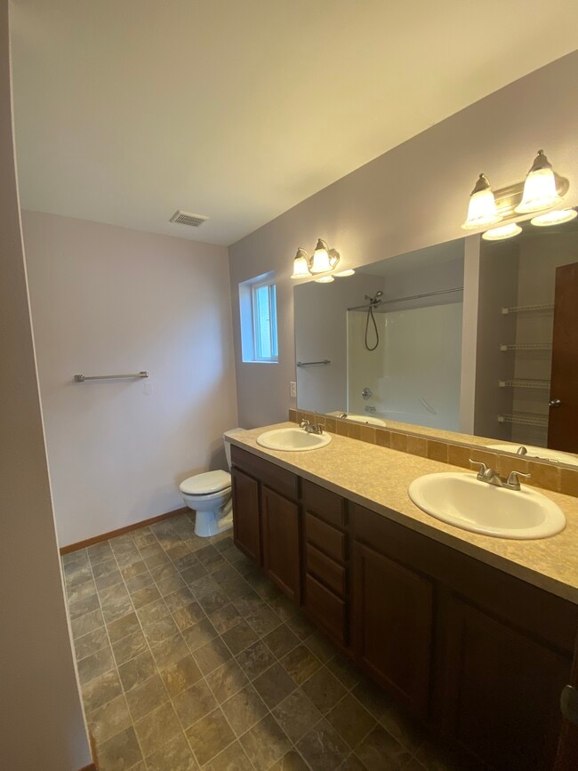 Building Photo - 12205 SE 262nd Ct