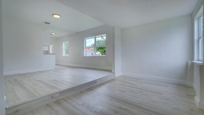 Building Photo - 790 NW 64th St