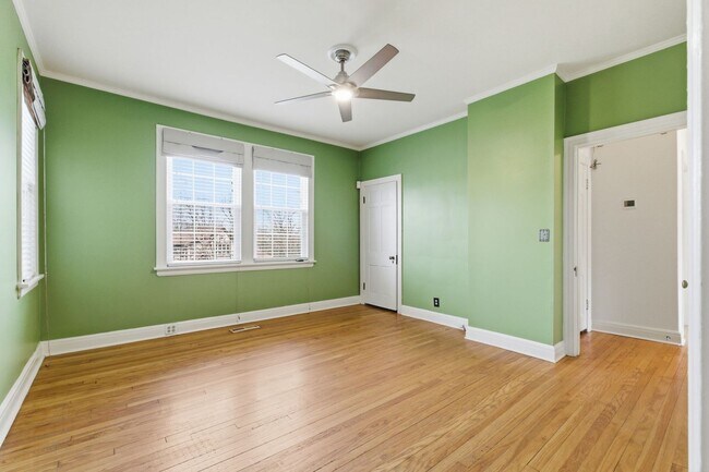 Building Photo - 1 Month's Free Rent - 5 Bedroom Home Between 12 South and Oak Hill