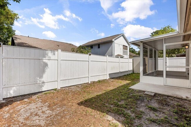 Building Photo - 1208 Roma Ct