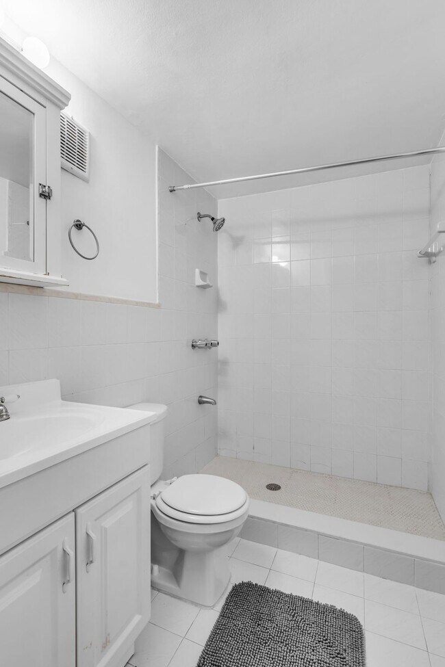 Building Photo - 2970 NW 15th St