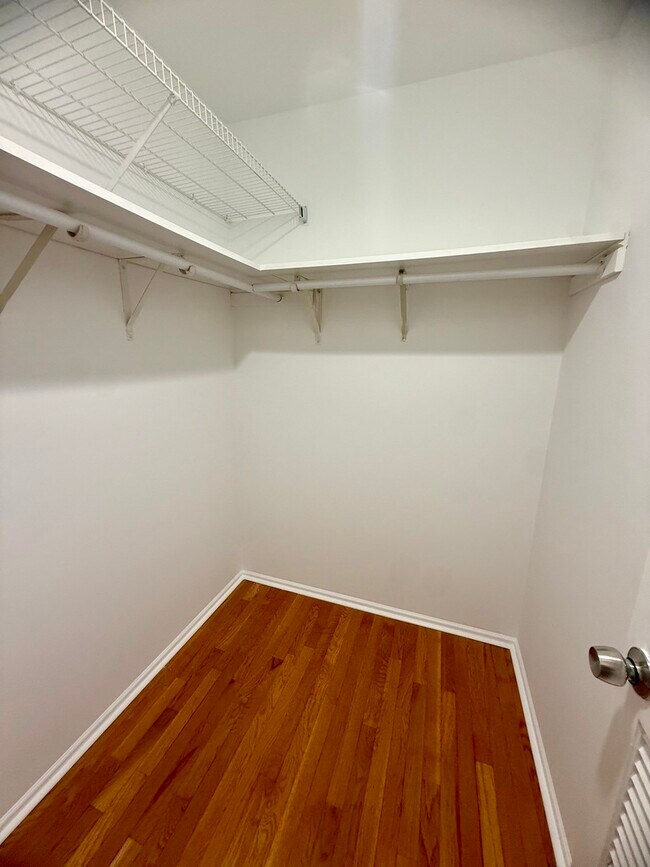 Building Photo - 1142 W Inverrary Ln