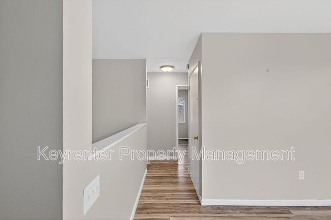 Building Photo - 900 Paddock Dr