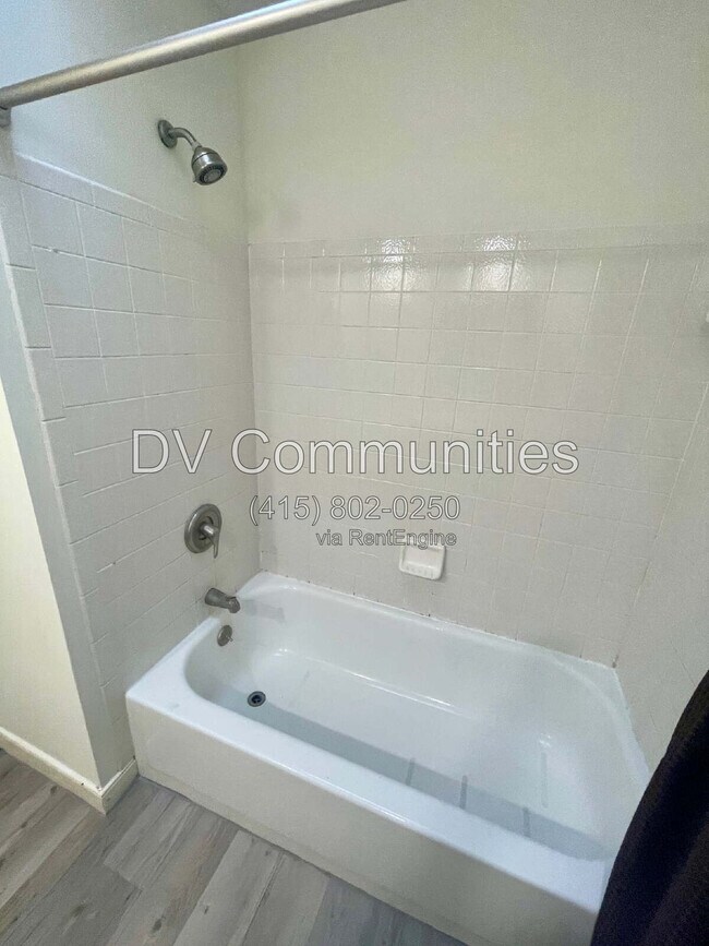 Building Photo - 32467 S Roundhead Dr
