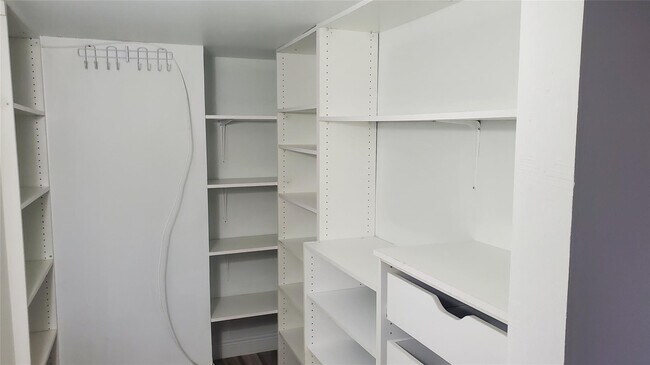 Building Photo - 10110 Boca Entrada Blvd