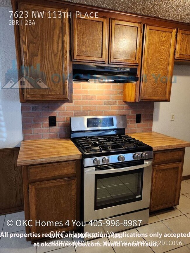 Building Photo - NW OKC 2 Bed Duplex!