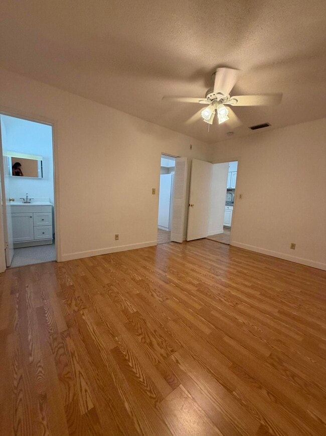 Building Photo - 1300 N 17th Ave