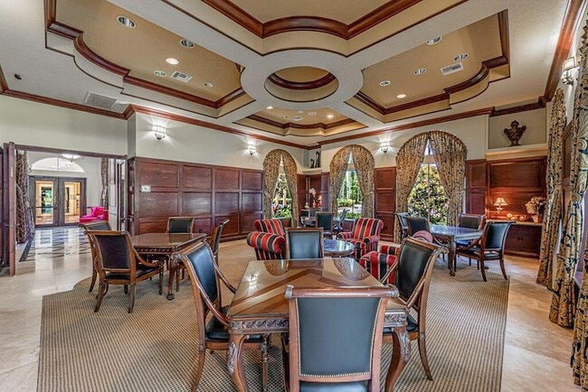 Building Photo - 10513 Versailles Blvd