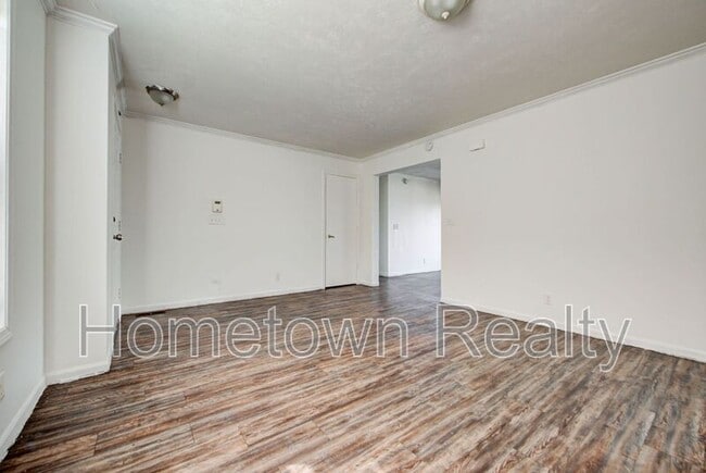 Building Photo - 2701 S Phillips Ave