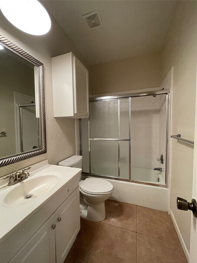 Building Photo - 12 Hallmark Dr