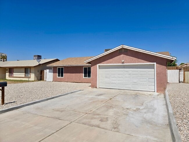 Building Photo - Hacienda Estates Three Bedroom Two Bath home !!! Close to Hospital and Retail Stores