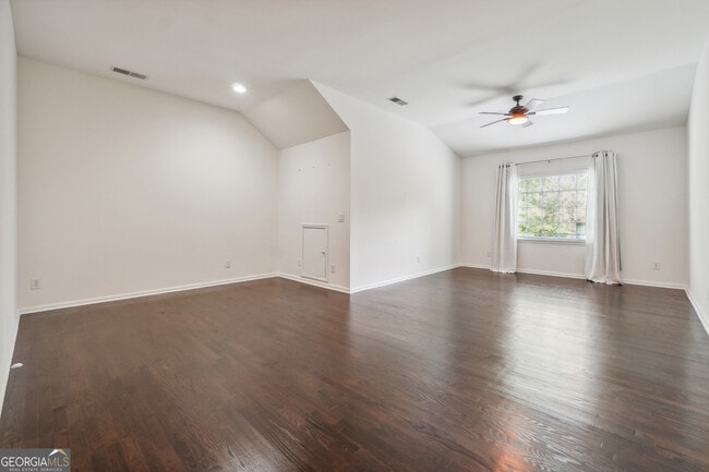 Building Photo - 2315 English Ivy Ct