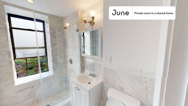 Building Photo - Room in Shared 3 bed/2 bath home