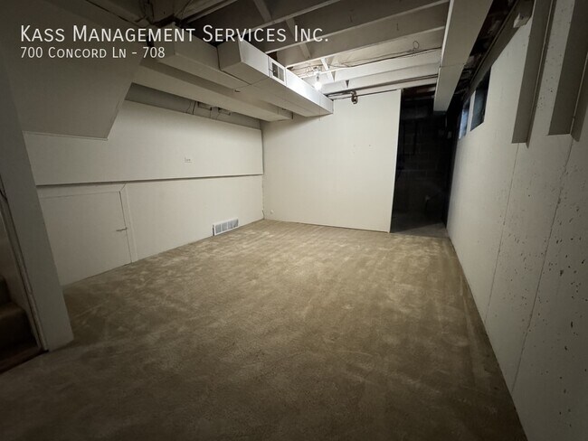 Building Photo - 700 Concord Ln