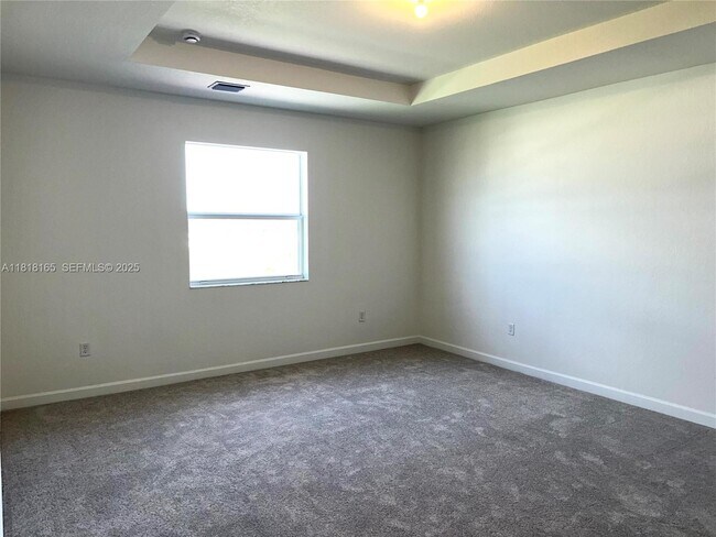 Building Photo - 2929 SE 23rd Ave