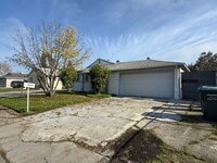 Building Photo - 3 bed 1 bath available in North Highlands!