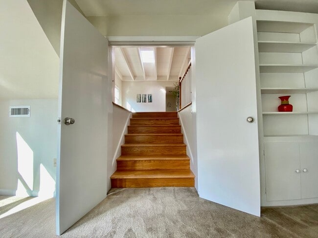 Building Photo - Ready 02-23-26!! Reserved Parking, Pet Friendly - Centrally Located Near Several Bases & Intersta...