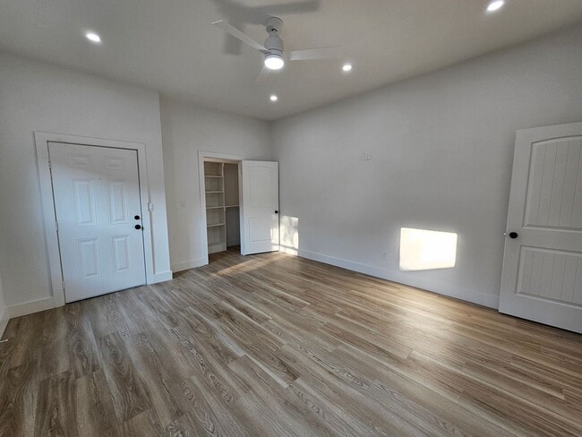 Building Photo - Ready for immediate move in!
