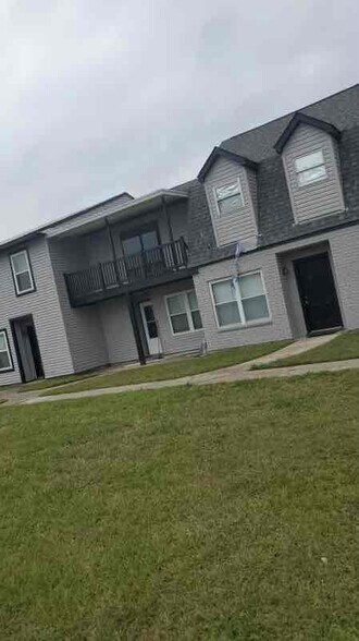 Primary Photo - 40468 W Hernandez Ave