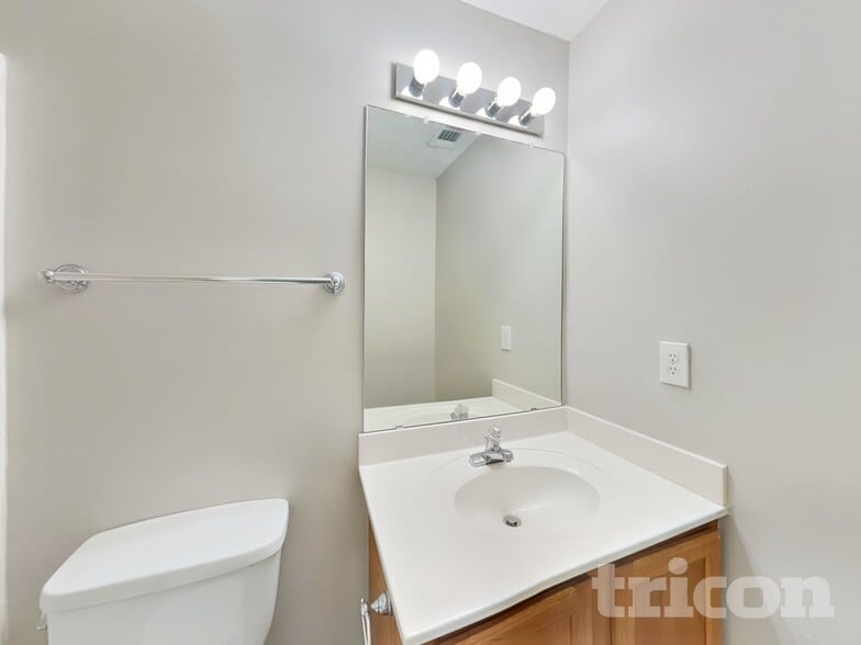 Building Photo - 597 Shadow Valley Ct