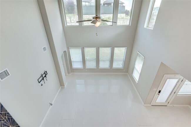 Building Photo - 5520 La Canada Wy
