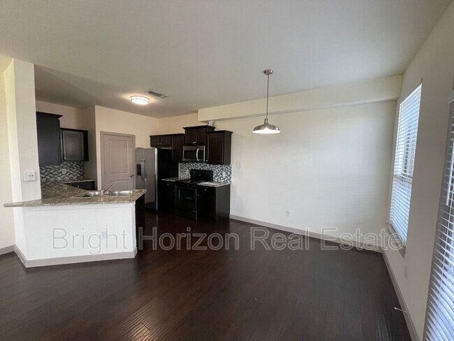 Building Photo - 3617 Valley Vista Dr