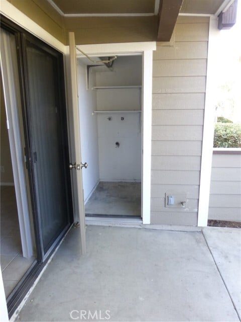 Building Photo - 6096 Terrace Ln