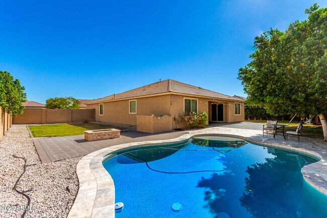 Building Photo - 9008 S 55th Dr