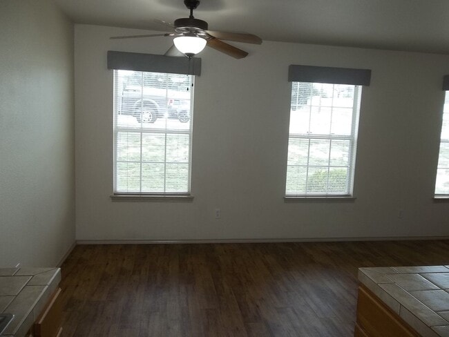 Building Photo - 2318 Sailing Way