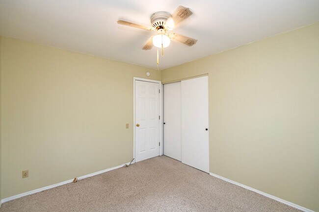 Building Photo - Beautiful 4 Bedroom 3 Bathroom South County Home