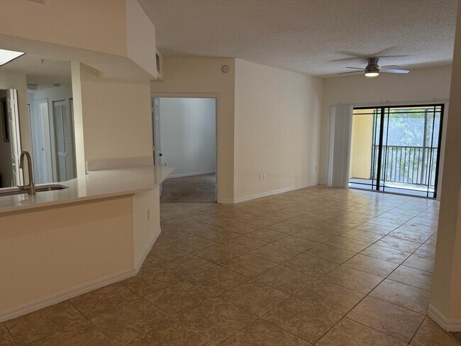 Building Photo - 3020 Alcazar Pl