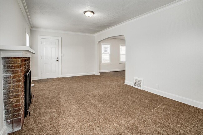 Building Photo - 6210 Agnes Ave