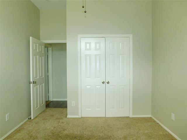 Building Photo - 6121 Apache Dr