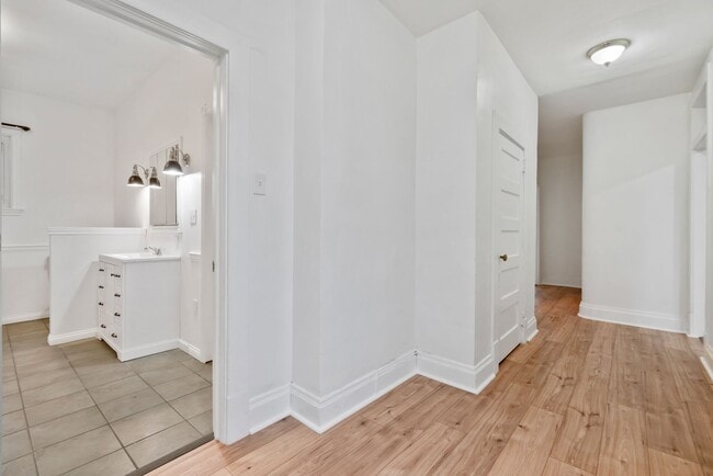 Building Photo - 1528 Ridge Ave