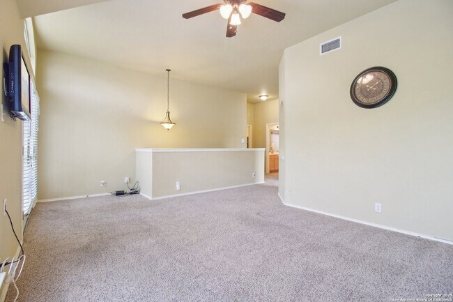Building Photo - 606 Mesa Ln