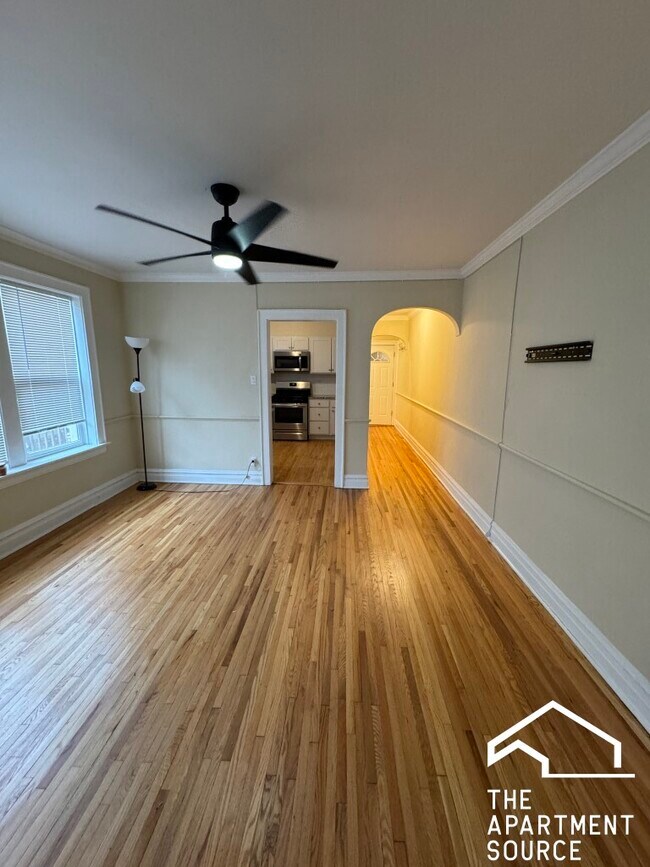 Building Photo - 2221 W Arthur Ave